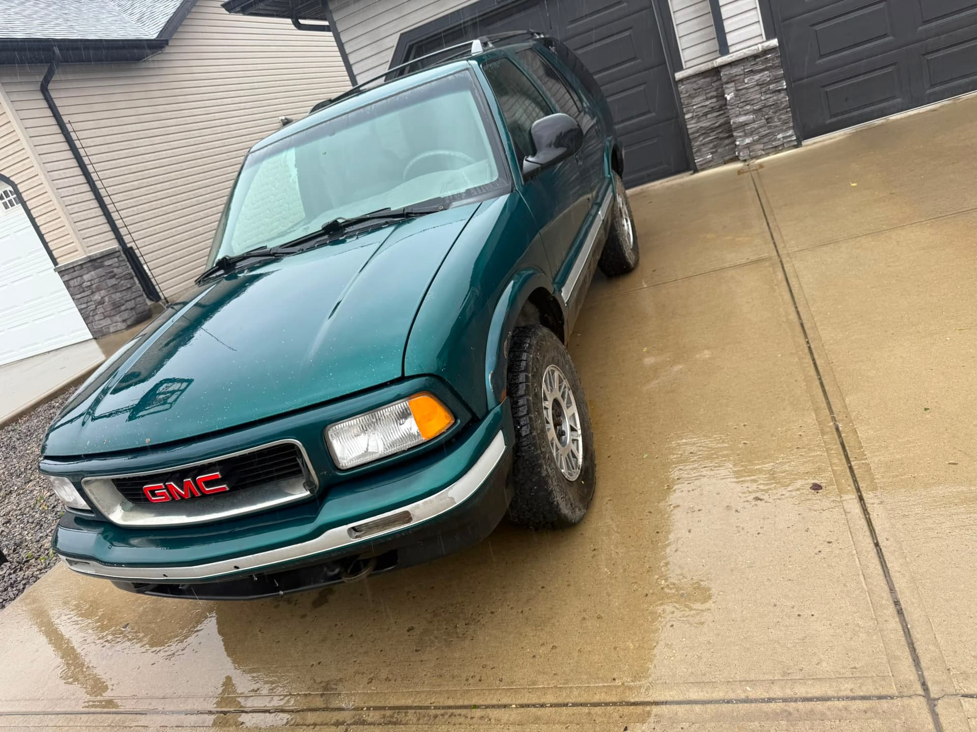 Calgary vehicle pickup and offer service